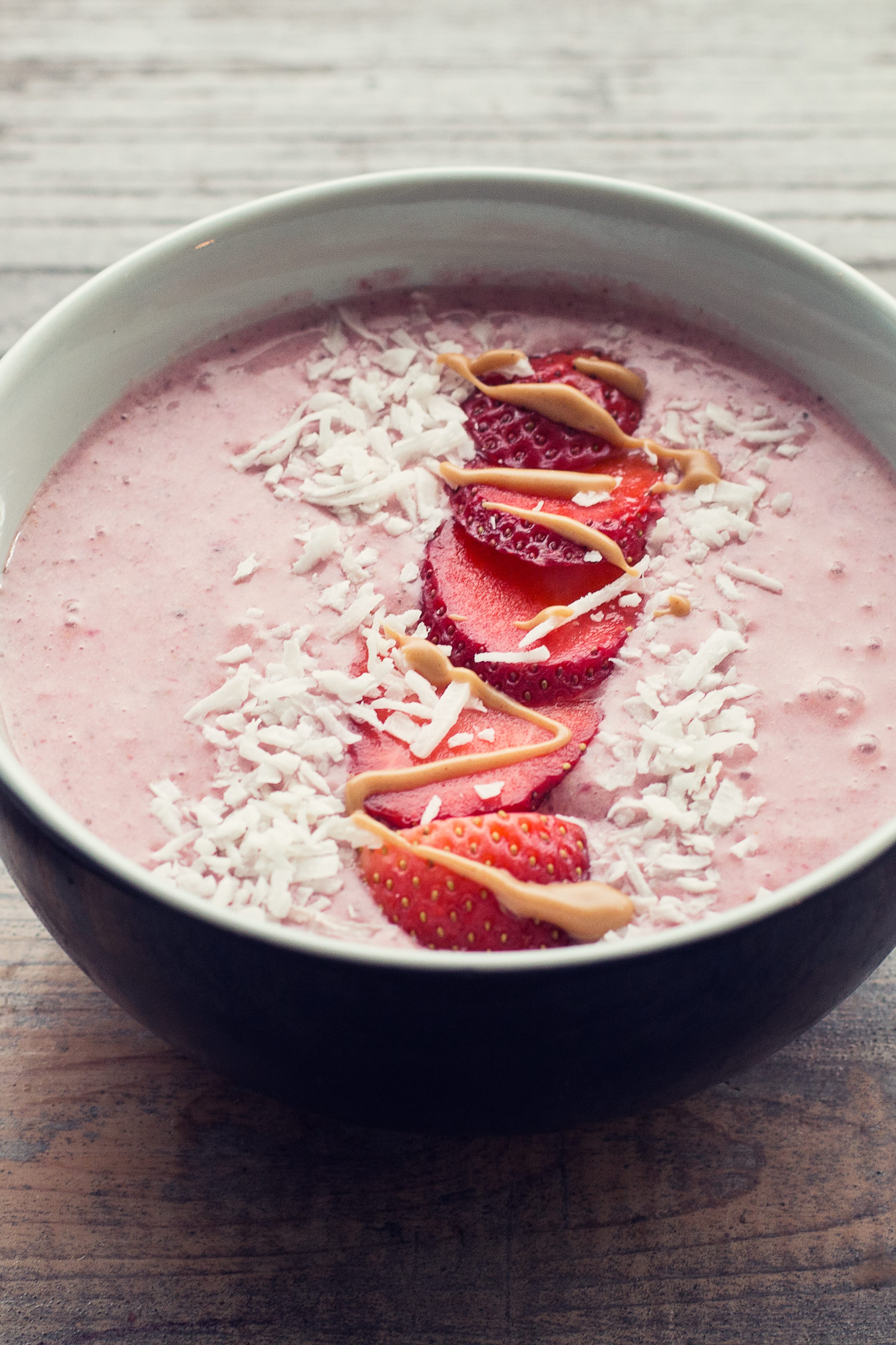 strawberry peanut butter smoothie powl pin